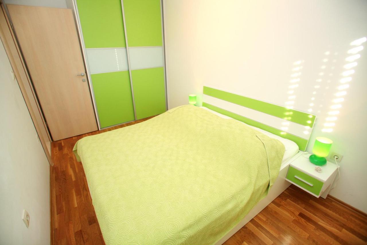 Apartments Nakir Slatine Szoba fotó