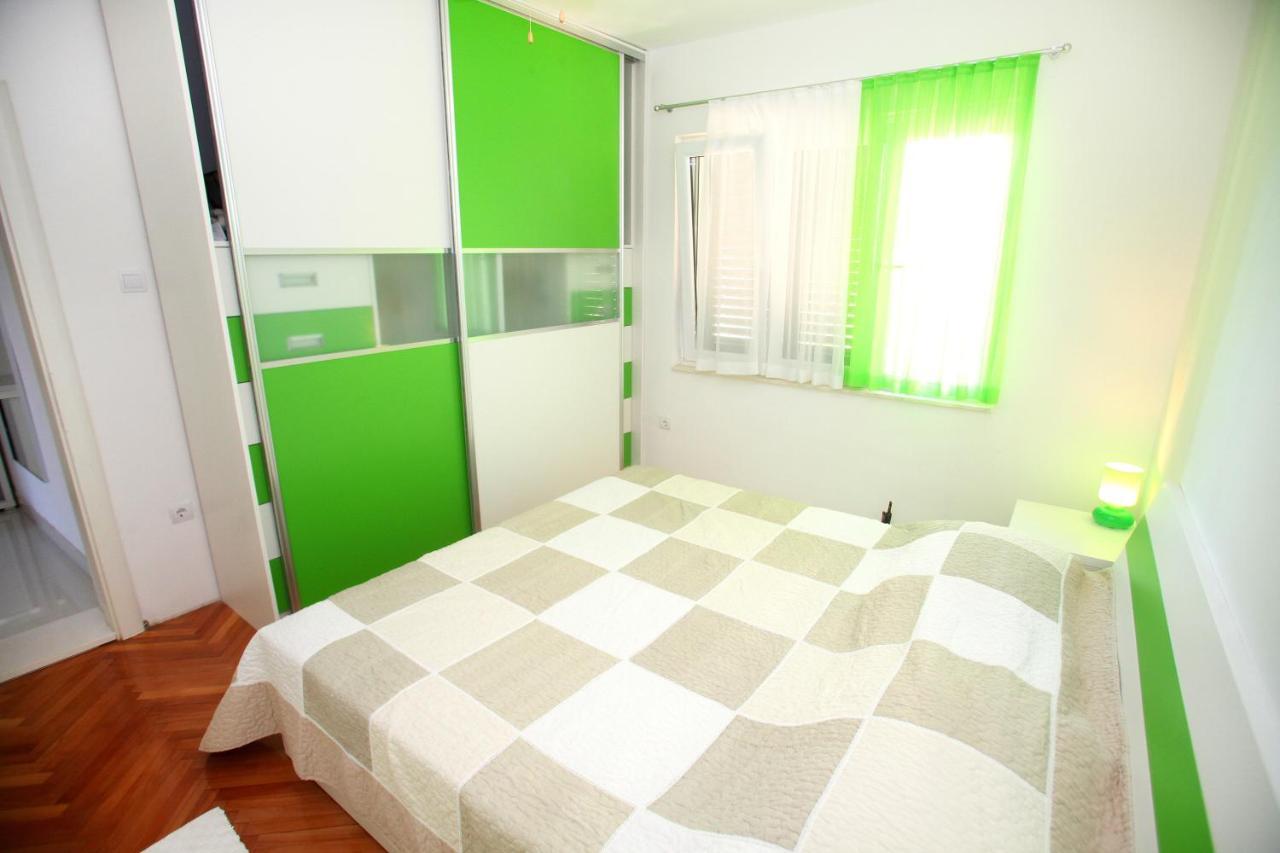 Apartments Nakir Slatine Szoba fotó