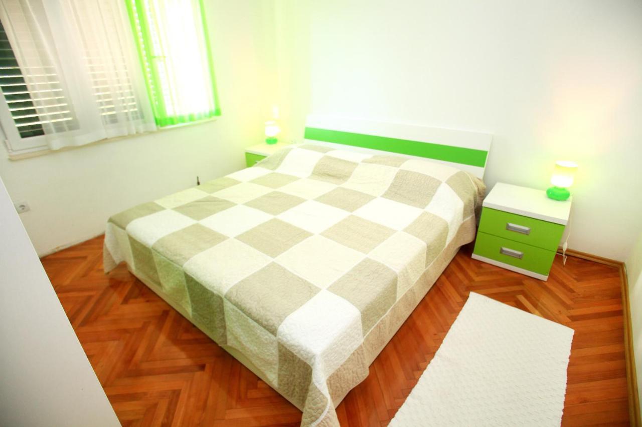 Apartments Nakir Slatine Szoba fotó