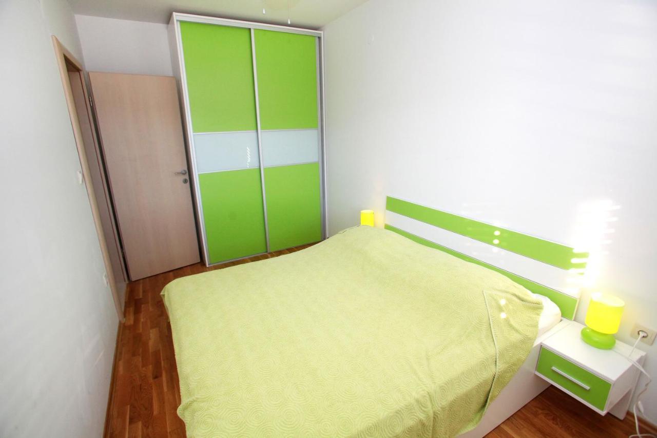 Apartments Nakir Slatine Szoba fotó